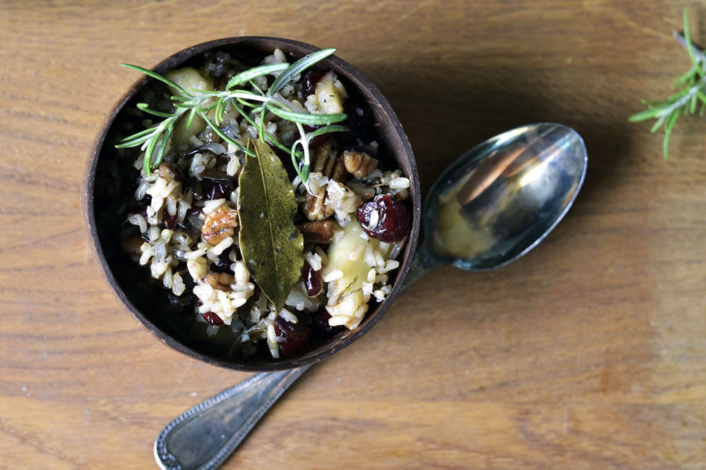Wildreis mit Apfel und Pekannüssen