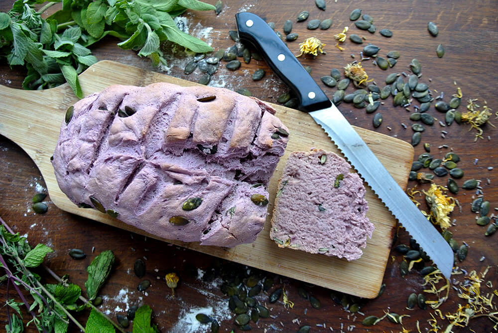 Lila Kokosbrot